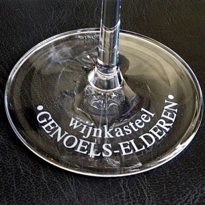 Voet wijnglas van Wijnkasteel Genoels-Elderen
